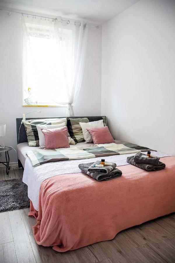 Operowa Marilyn Monroe Apartment Lublin Exterior foto